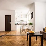 Apartment Oomph Modern Near Nowy Swiat Warsaw