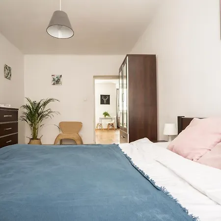 Oomph Modern Near Nowy Swiat *